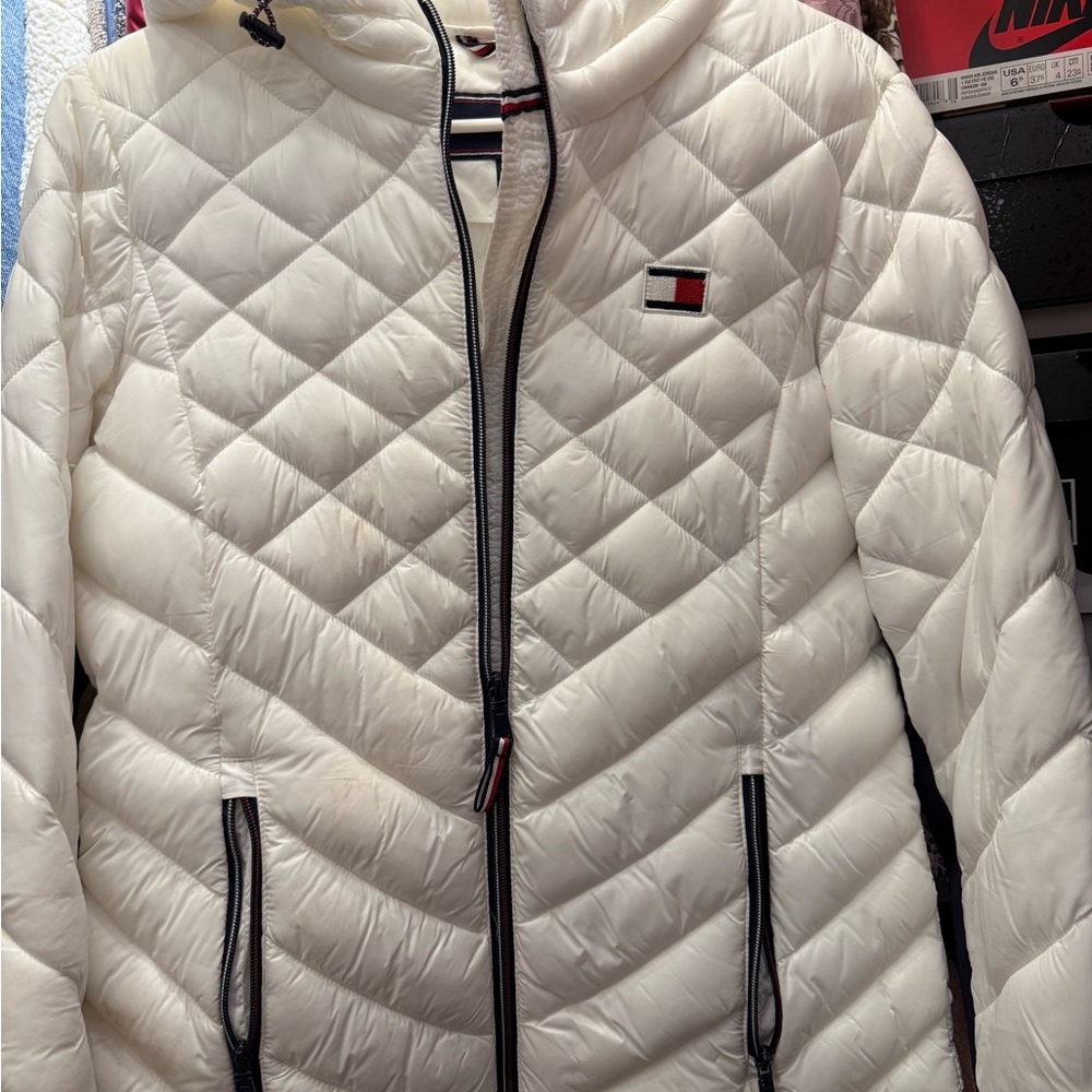 Tommy Hilfiger Women's Cream Puffer Jacket